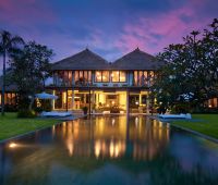 Villa Shalimar, Villa at Night